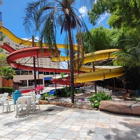 Golden Dolphin Gd - Suite 4 Adultos E 1 Crianca Ate 5 Anos Caldas Novas Eksteriør bilde